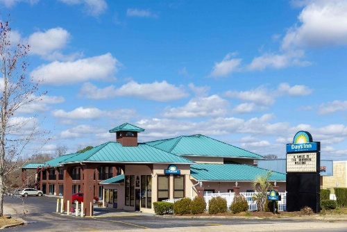 Days Inn by Wyndham Jackson image 10