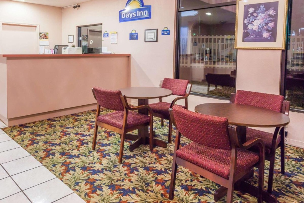Days Inn by Wyndham Jackson